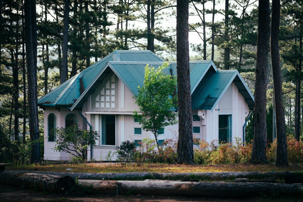 A-bungalow-between-trees-in-a-forest